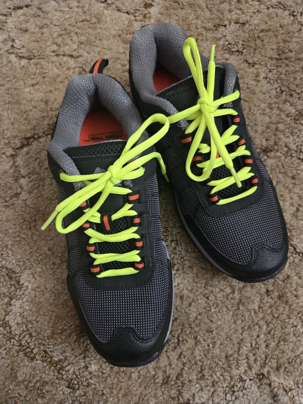 Men's Dark Gray Athletic Sneakers with Neon Yellow Laces.Size 7.Brand New.